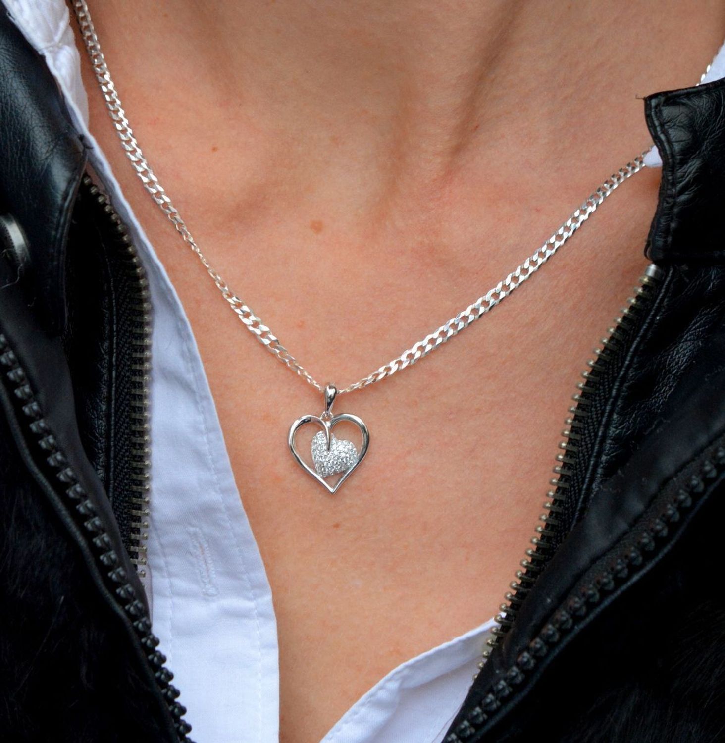 Srebrny łańcuszek pancerka 785532.jpg